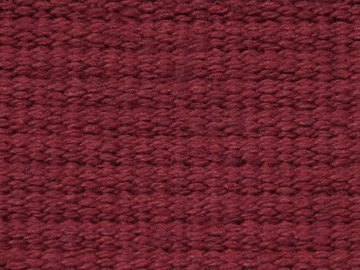 třešňově červená